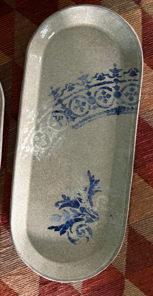 Oblong BARCELONA platter with damask motif