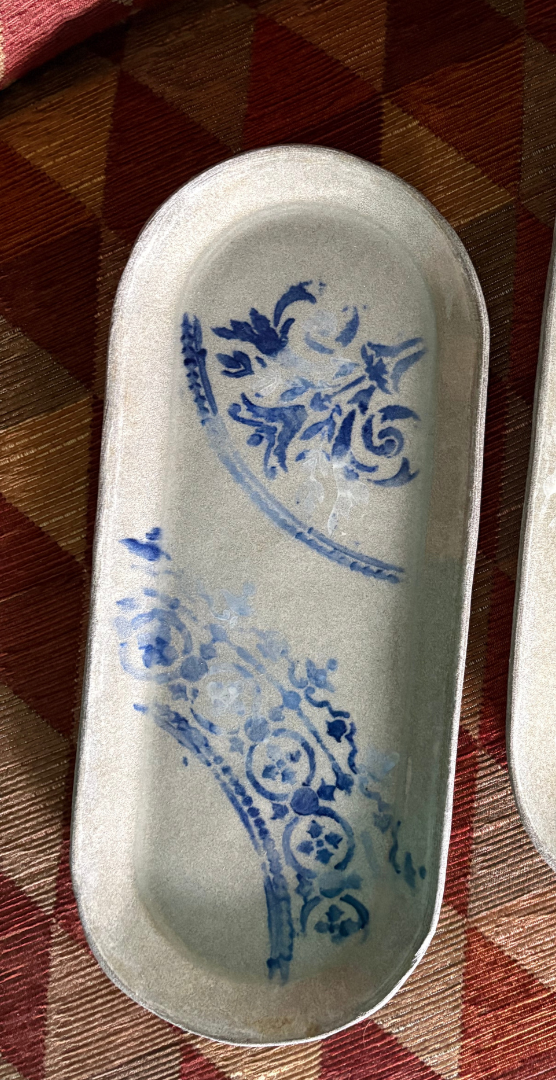 Oblong BARCELONA platter with damask motif