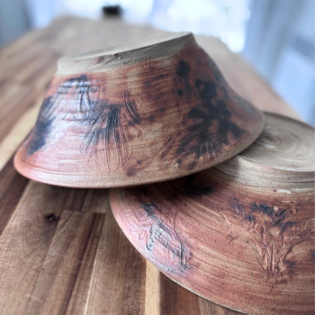 Bol à fruits gravé avec fini "bois brûlé"