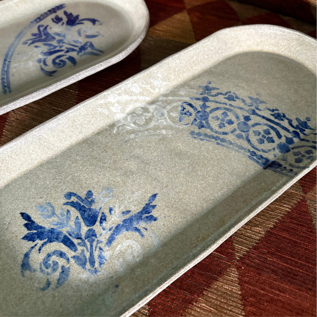 Oblong BARCELONA platter with damask motif