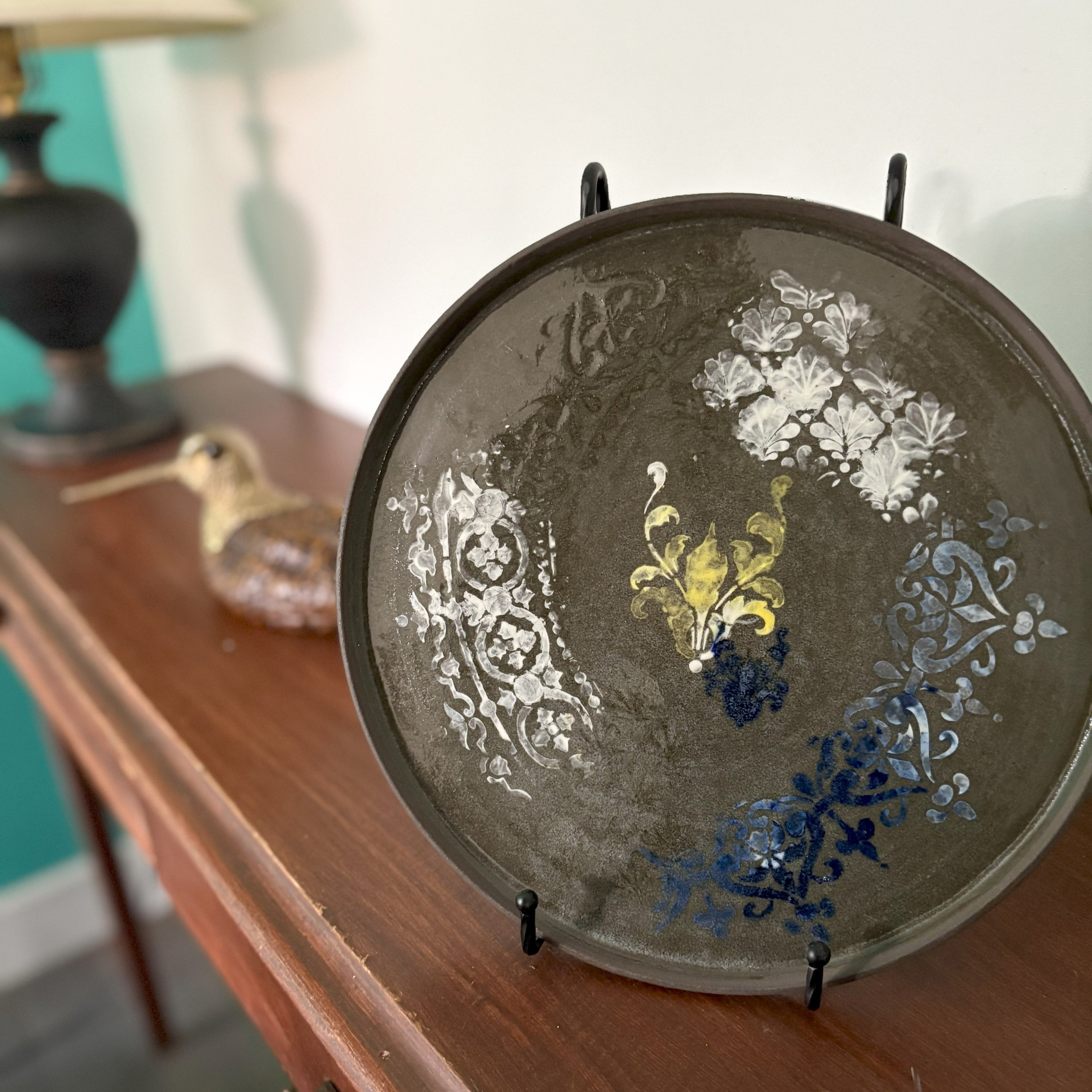 10.5" BARCELONA plate with damask motifs